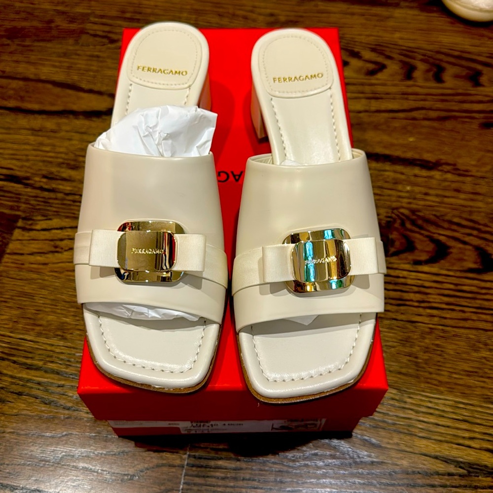 Ferragamo Vilna Leather Sandal, new with box, cream mascarpone, White size 9.5